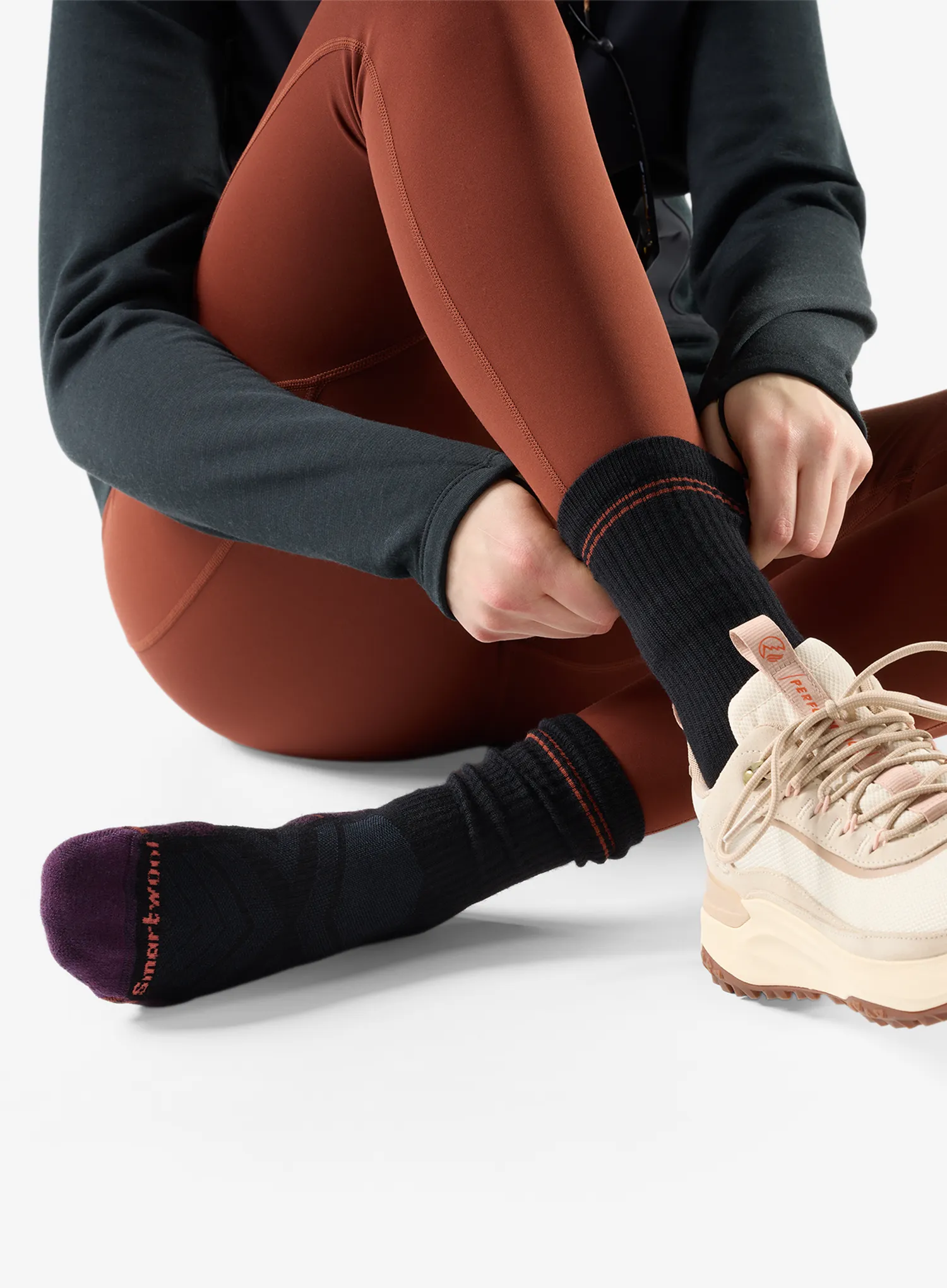 Дамски чорапи мерино Smartwool Hike Light Cushion Crew - black