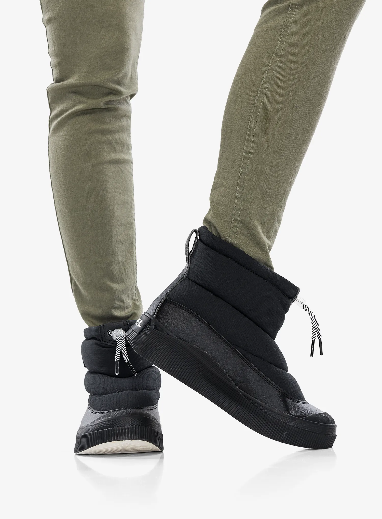 Дамски ботуши за сняг Sorel Out N About IV Puffy WP - black/chalk