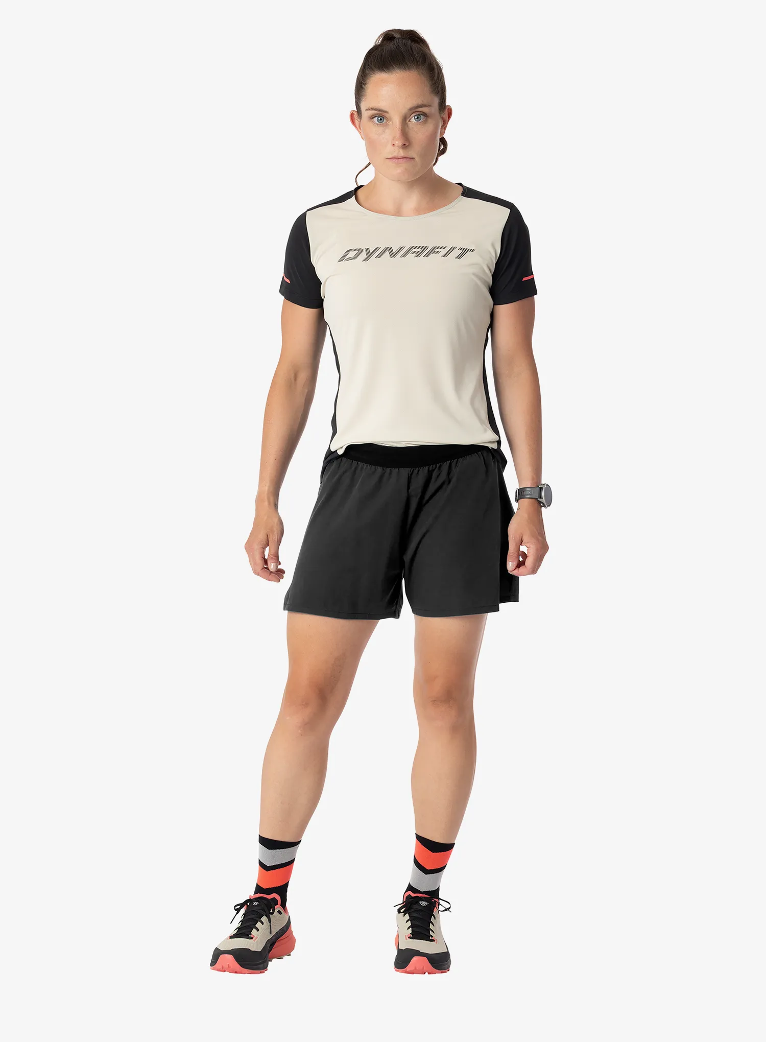 Дамски къси панталони за бягане Dynafit Alpine Shorts - black out