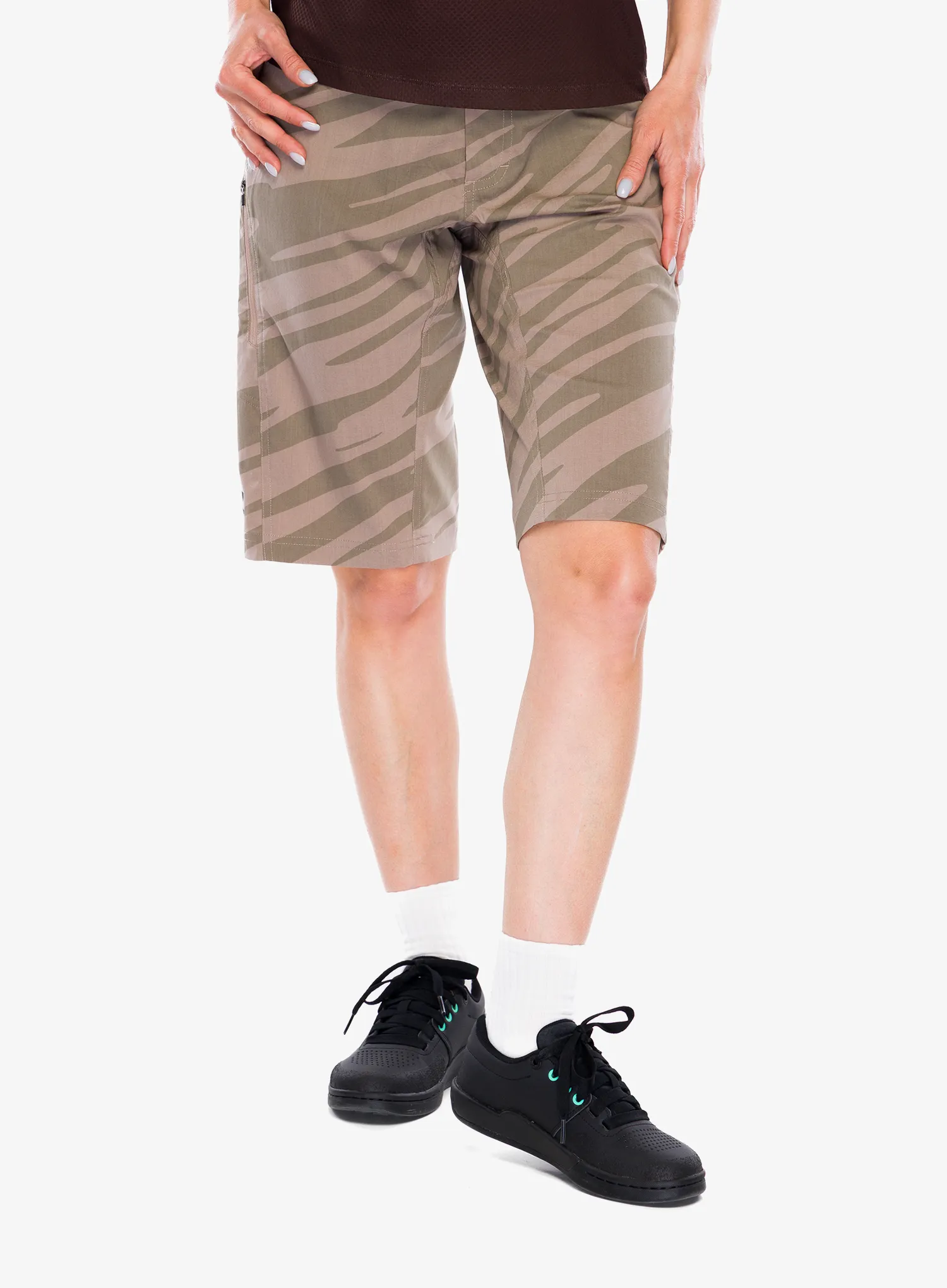 MonsRoyaleVirageBikeShorts_undercovercamo_9420070020752_822.webp