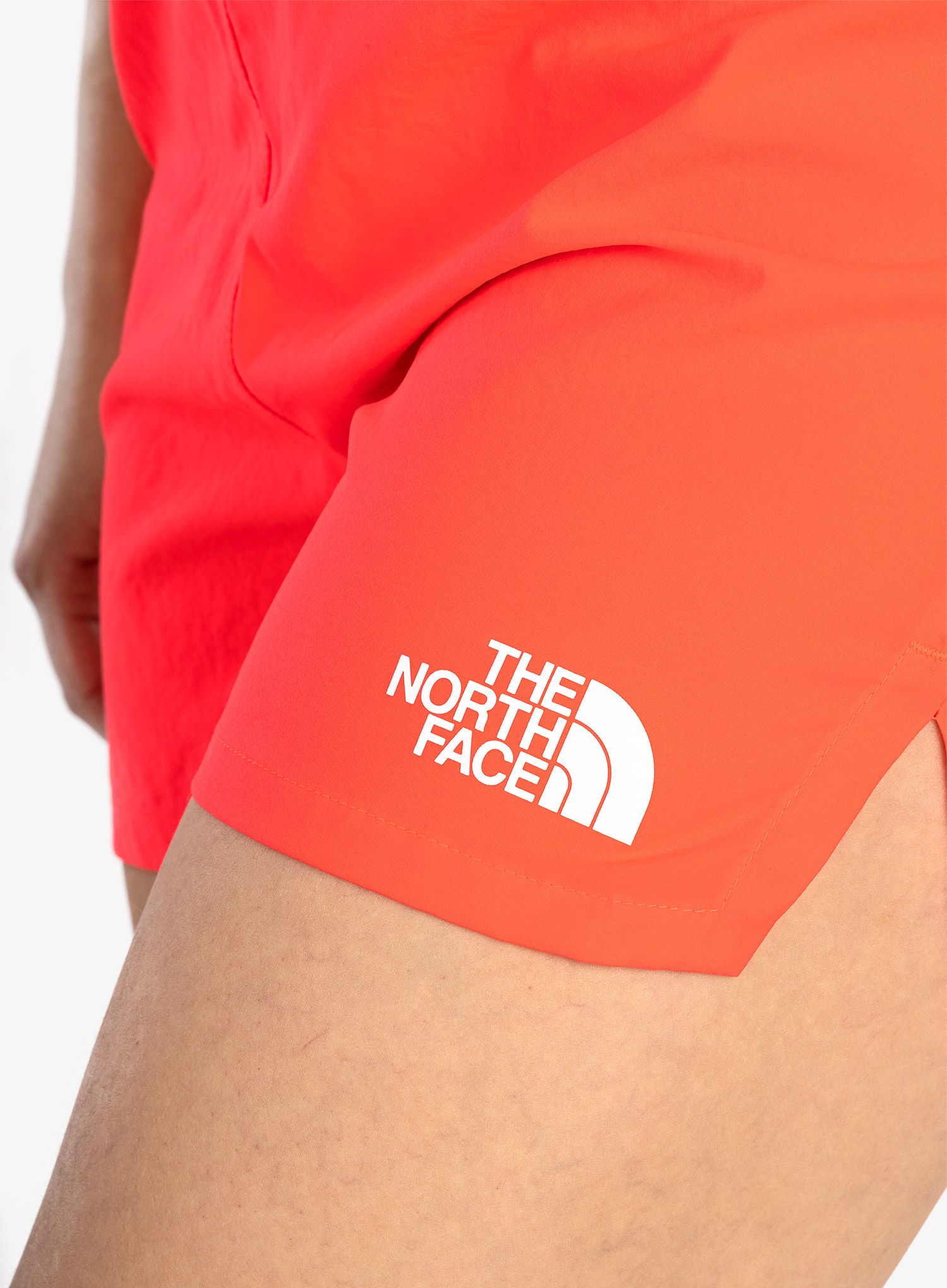 Дамски къси панталони за бягане The North Face Movmynt Shor - brilliant coral