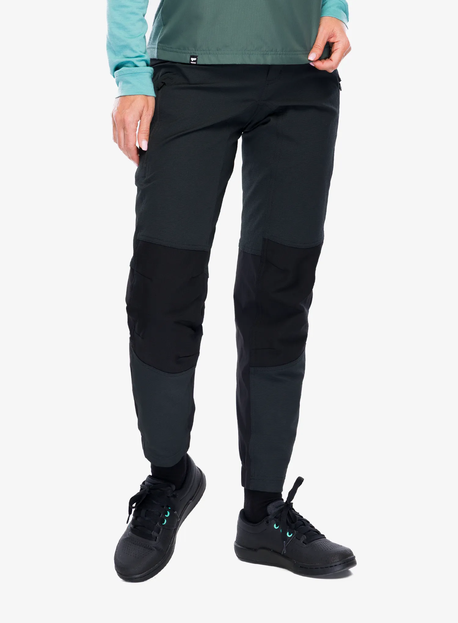 MonsRoyaleMomentumBikePants_blac9420070001324a.webp