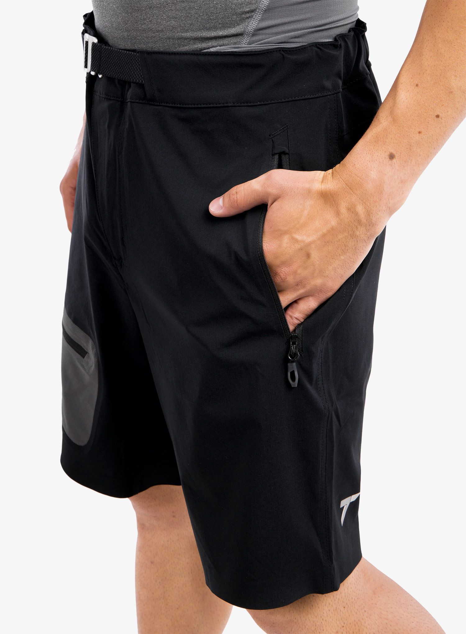 Туристически къси панталони Columbia Titan Pass Short - black
