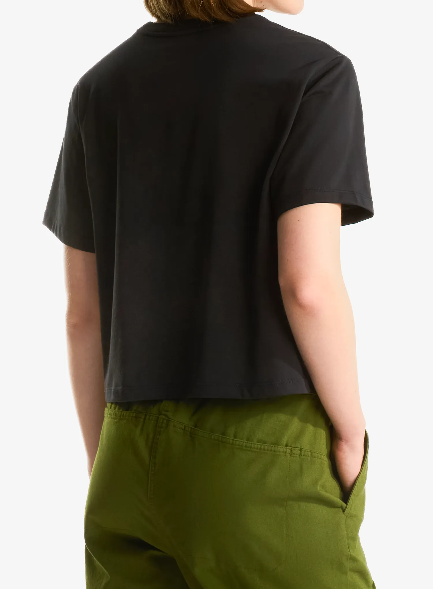 Дамска тениска The North Face Evolution Simple Dome Crop Relaxed SS Tee - black