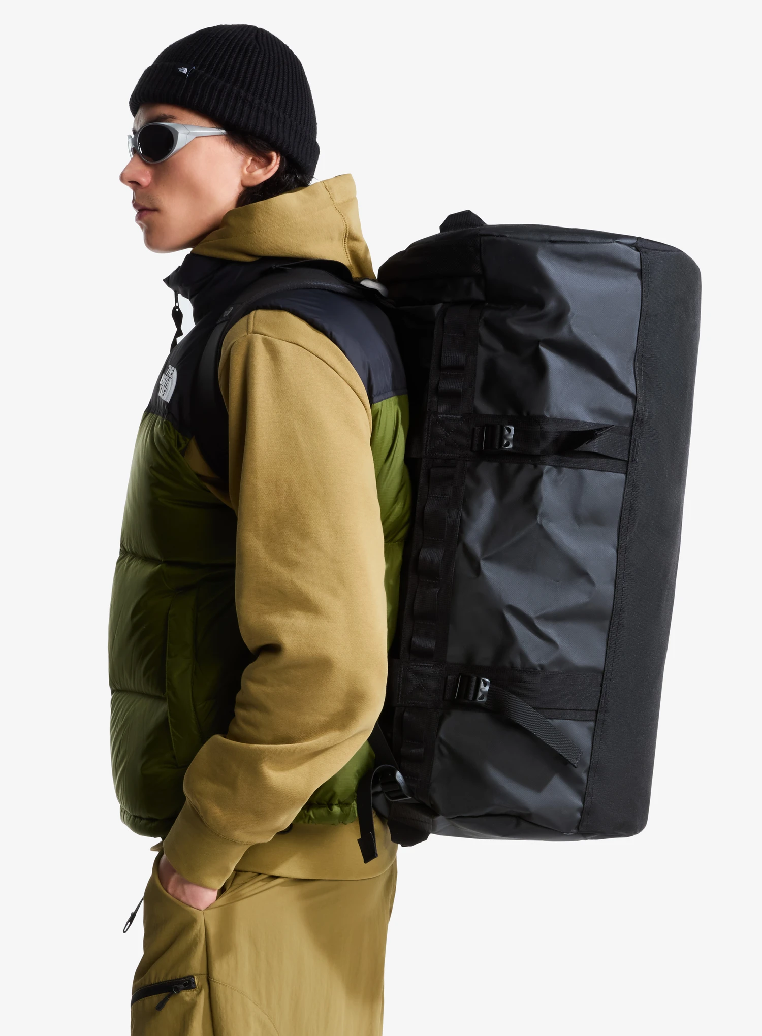 Чанта за пътуване The North Face Base Camp Duffel M - tnf black/tnf white