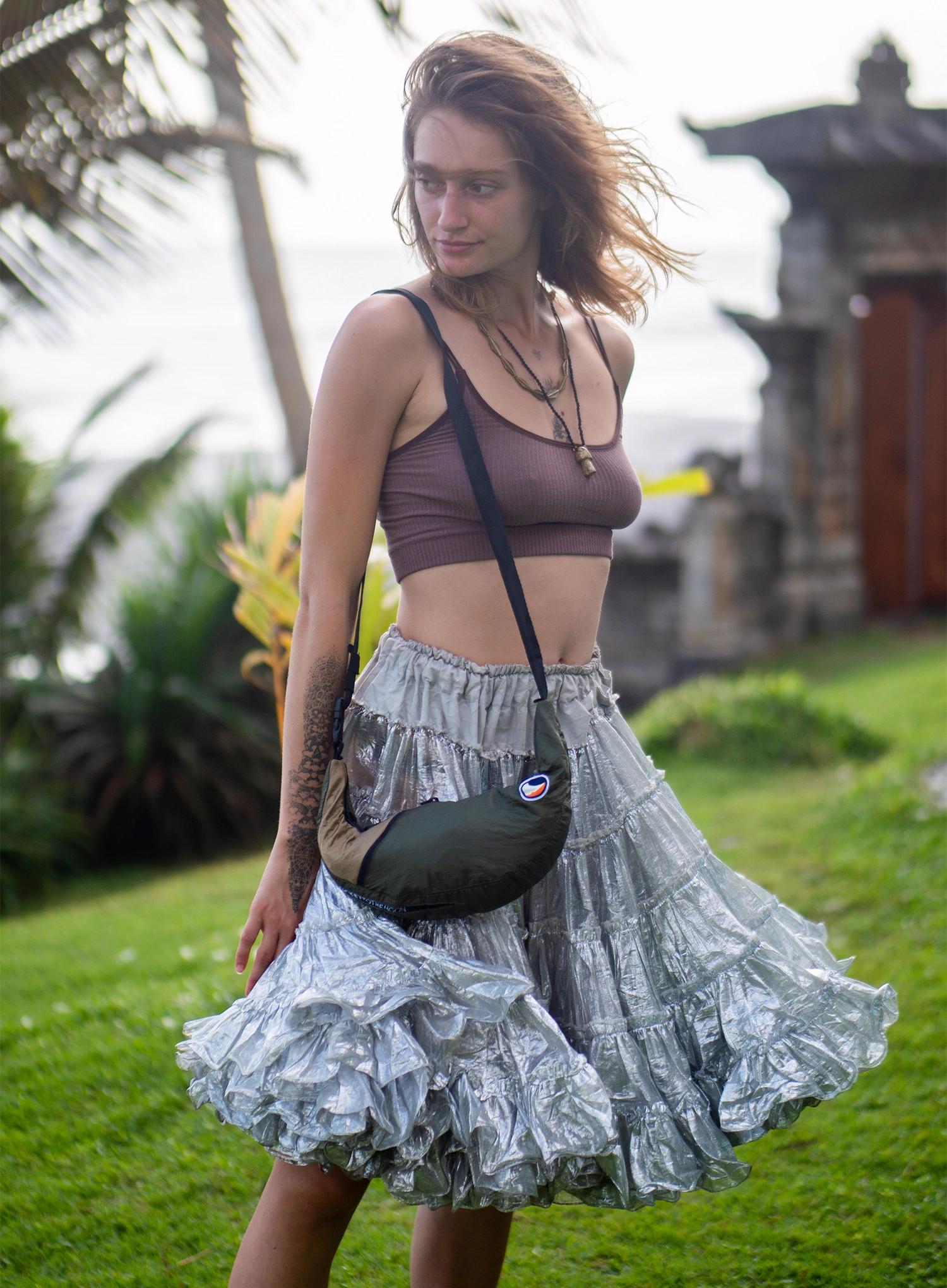 Чанта Ticket To The Moon Upcycled Sling Bag - army green/brown
